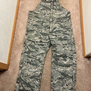 DAKOTA OUTERWEAR Large 3308292 ABU BIB ECW MILITARY AIR FORCE COLD WEATHER USAF